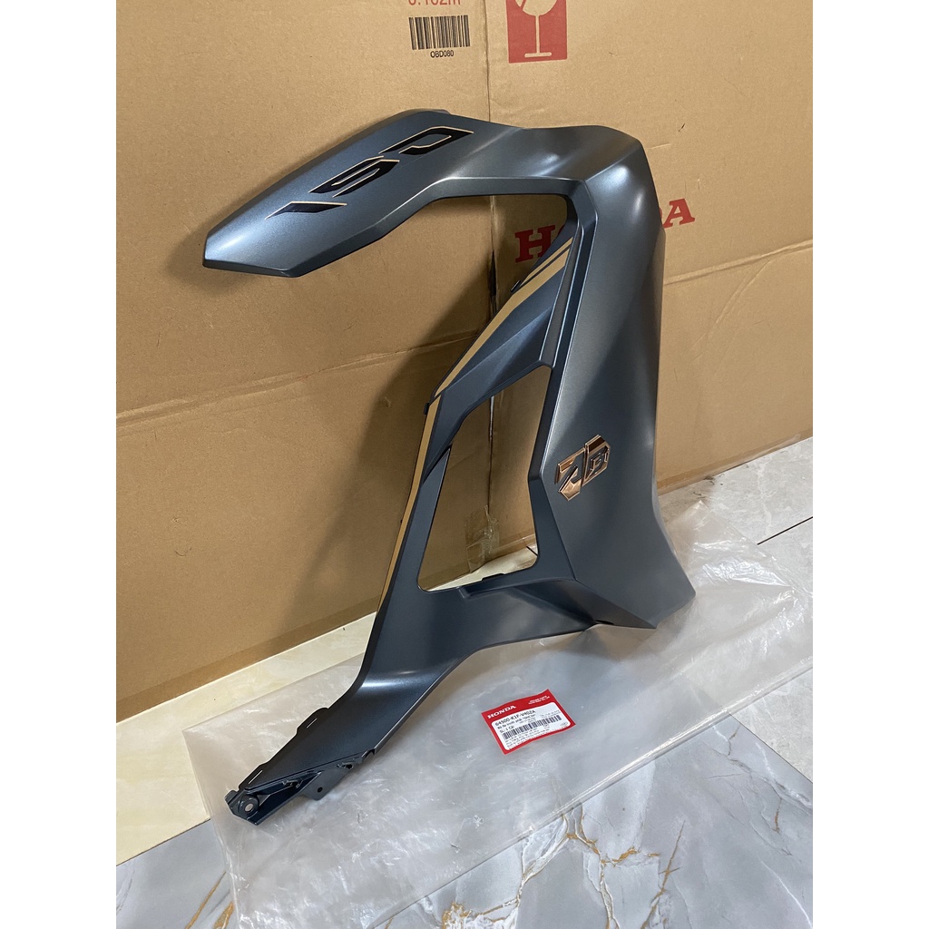 Cánh yếm bên phải - bửng yếm HONDA AIR BLADE 150 năm 2021 màu Xanh nhám. *NHC34* 64500K1FV40ZA