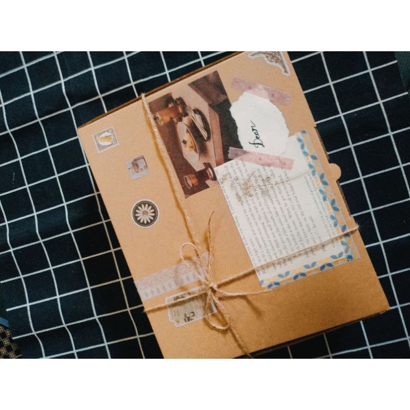 Hộp quà vintage ( kèm rơm lót và hoa mini) | BigBuy360 - bigbuy360.vn