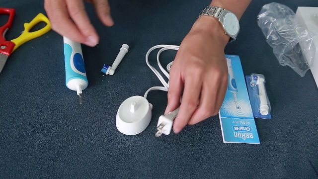 Bàn chải điện Braun Oral B Nhật Bản