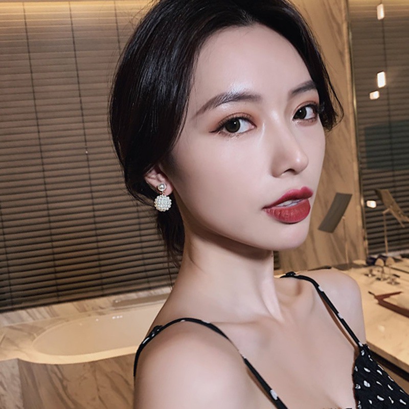 Khuyên tai đính hạt ngọc trai đơn giản