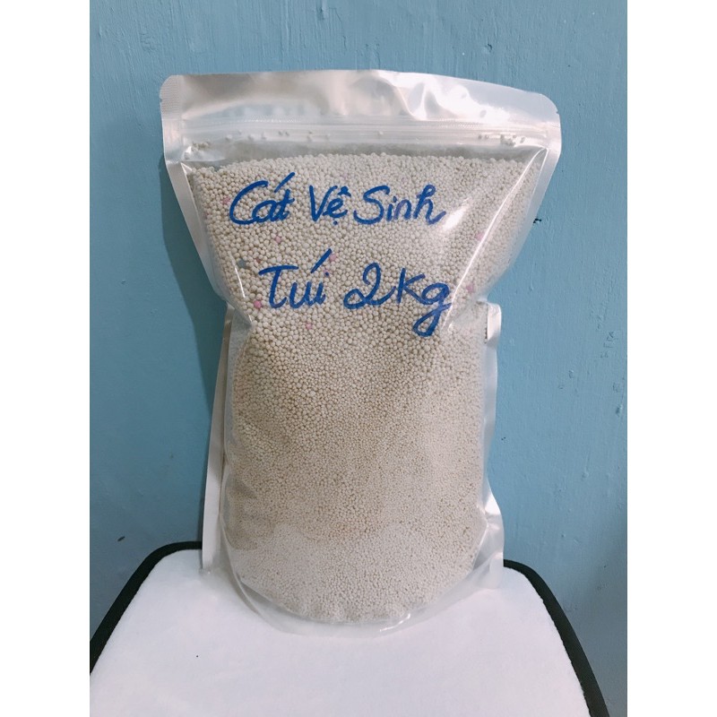 Cát vệ sinh cho mèo chiết lẻ 1kg- 2kg