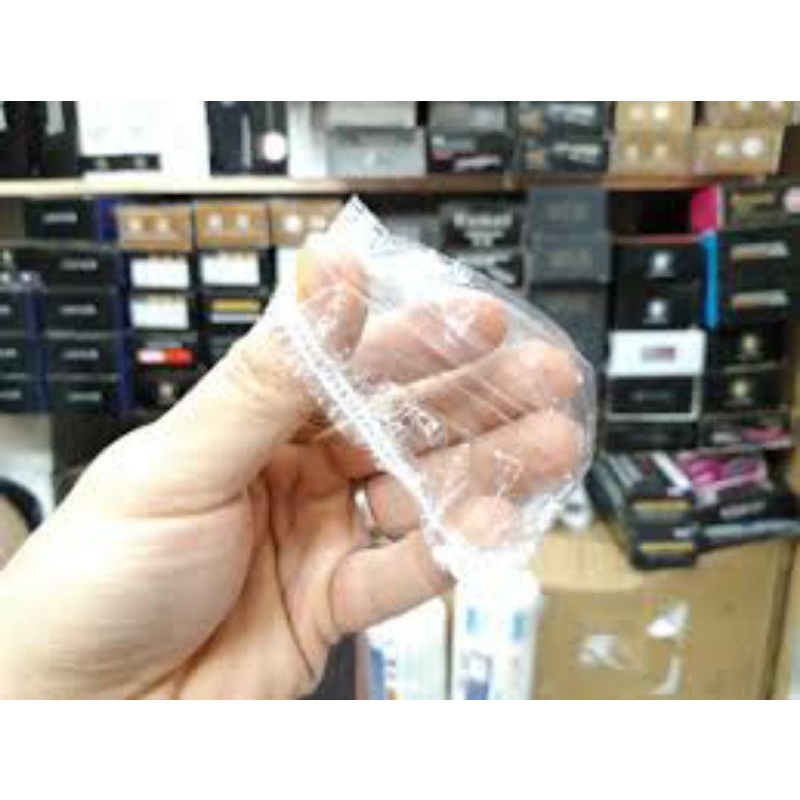 Bị tai nilong khi làm tóc