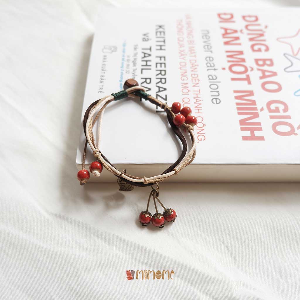 Vòng gốm cói cherry đỏ | BigBuy360 - bigbuy360.vn