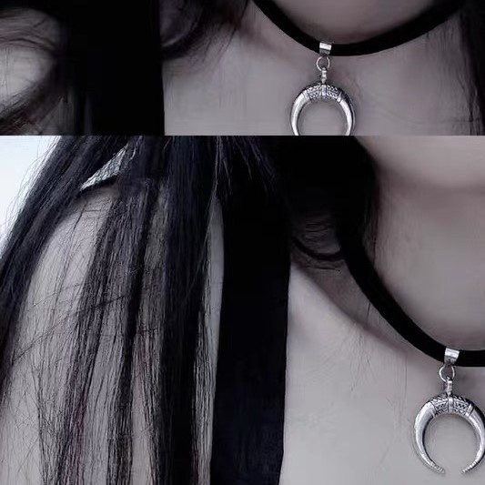 Choker vòng cổ nữ màu đen basic hình vầng trăng khuyết đơn giản cá tính