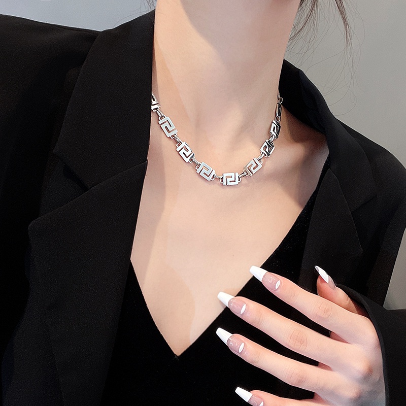 Dây chuyền mặt vuông dáng ngắn phong cách hip hop 19A1383