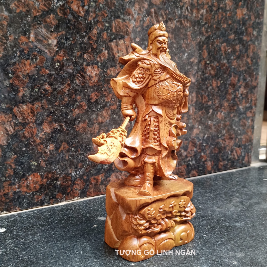 Tượng quan công bằng gỗ thơm