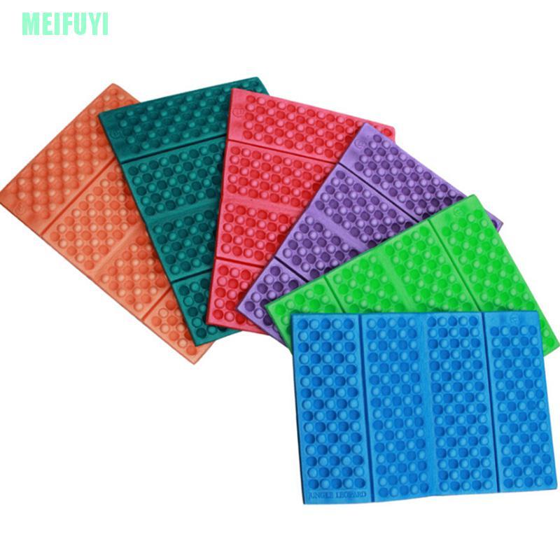 Tấm lót ngồi bằng nhựa có thể xếp gọn tiện dụng