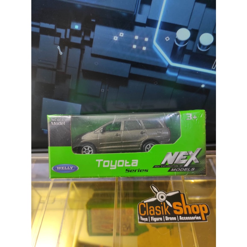 Mô Hình Xe Hơi Toyota Innova Tỉ Lệ 1: 60