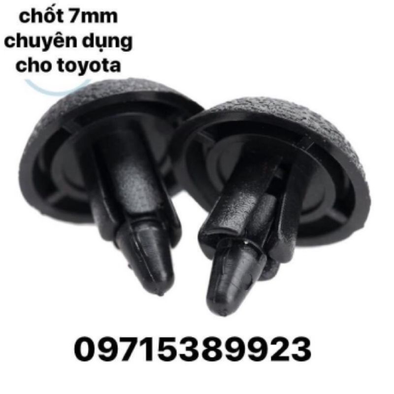 Đinh tán nở nhựa chuyên dụng cho xe toyota đường kính 7mm hàng oem xịn đẹp