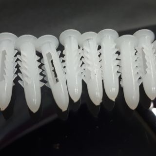 Tắc kê nhựa 6ly tiện dụng