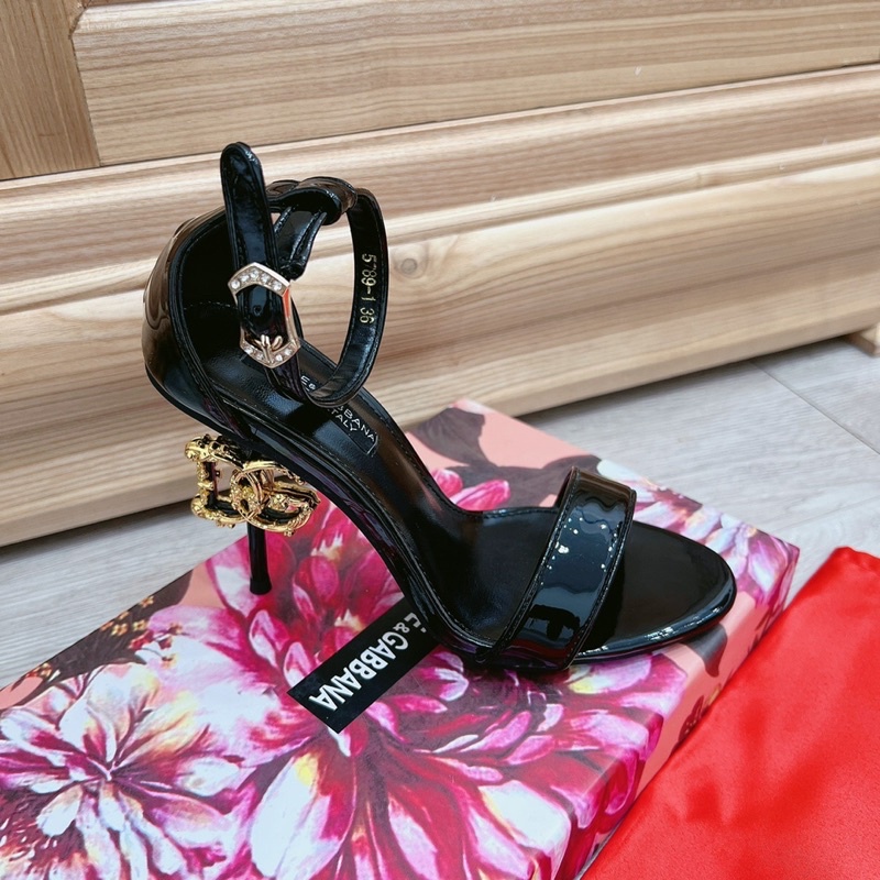 Sandal D&amp;G gót chữ sành điệu