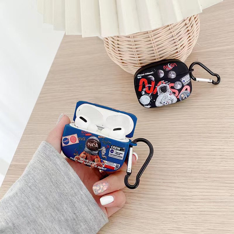 Vỏ Bảo Vệ Hộp Sạc Tai Nghe Airpods 1 / 2 / Pro Hình Phi Hành Gia / Gấu / Logo Nasa Độ | BigBuy360 - bigbuy360.vn