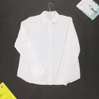 Áo sơ mi trắng mặc đi học đi làm (2hand si tuyển) tay dài lai bầu size 52kg đổ lại