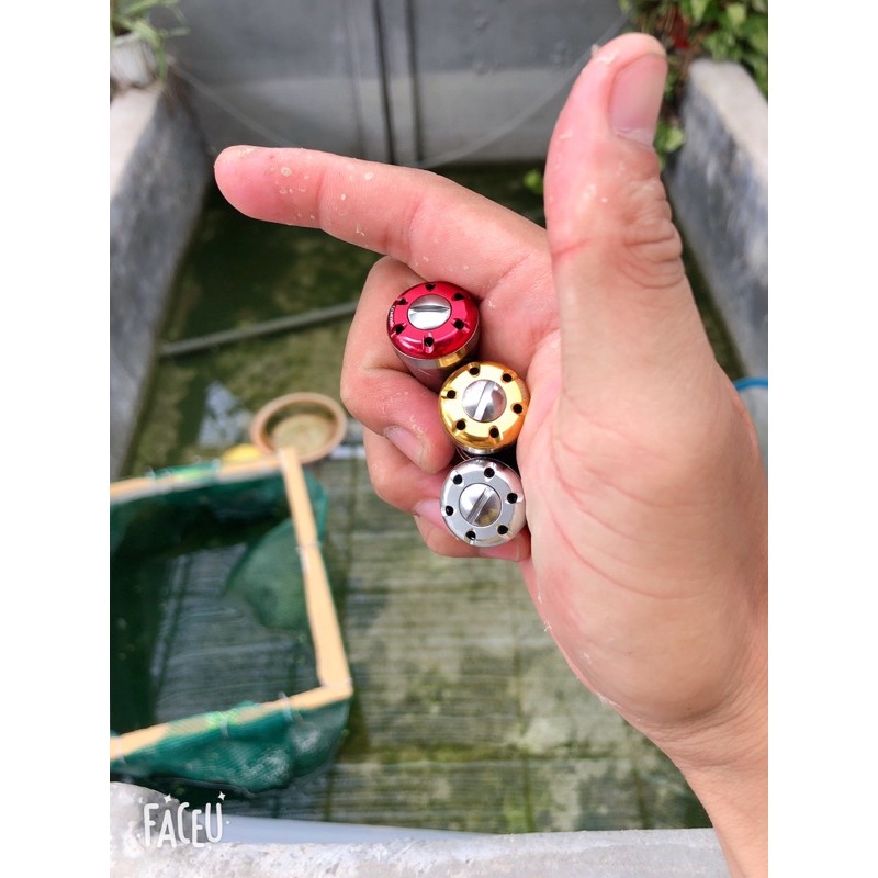 Núm tay quay GOMEXUS