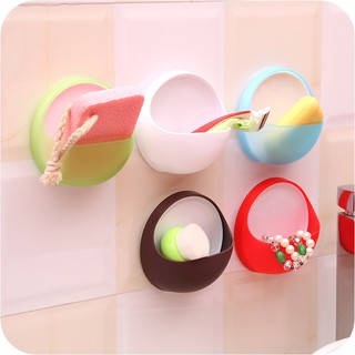Giỏ dán tường tiện dụng nhờ núm cao su hút chân không