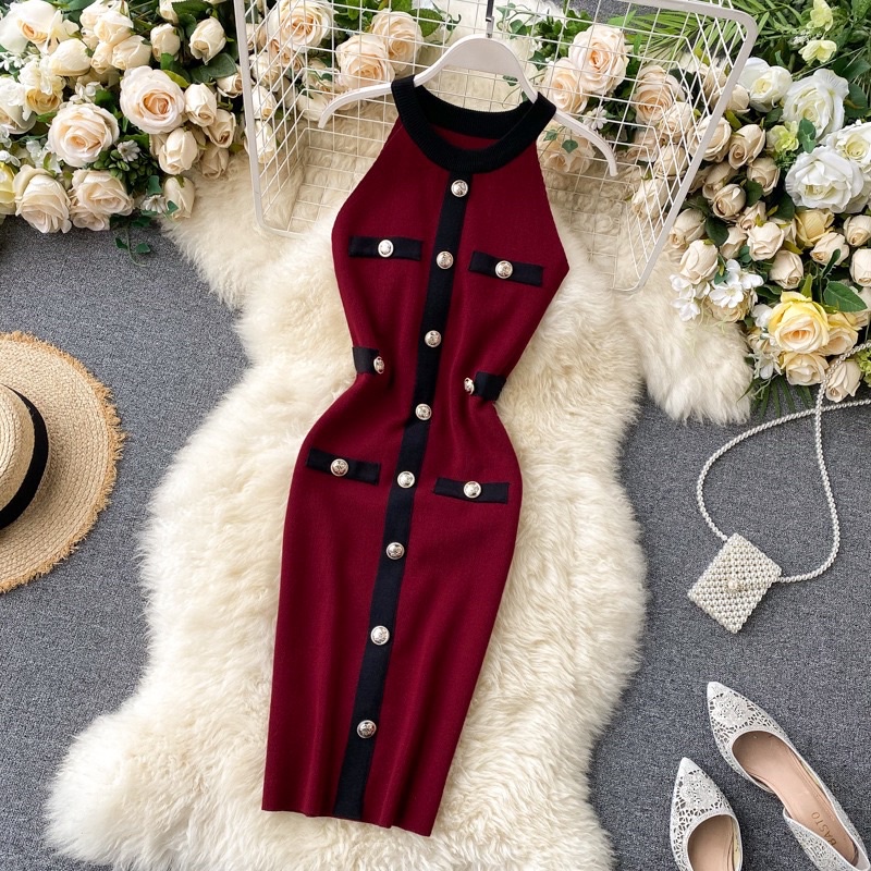 Đầm body cao cấp thun len dệt kim phối 1 hàng nút cổ yếm sát nách cao cấp. Đầm body. Đầm thiết kế