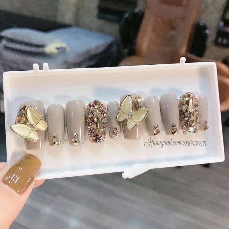 CHAM B U Ớ M ĐÁ CAO CẤP