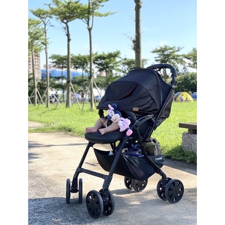 Xe đẩy em bé Combi Crossgo