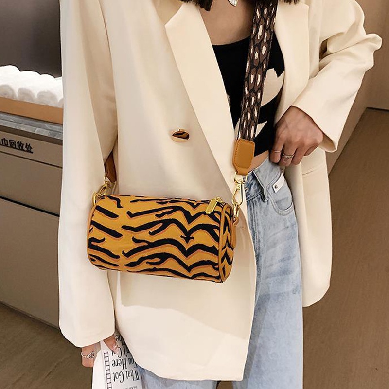 Ielgy Túi Xách Đeo Chéo Hình Trụ Siêu Cháy Phong Cách Nóng Bỏng Cho Nữ