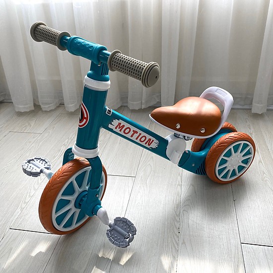 Xe chòi chân Motion chính hãng có bàn đạp, 3 bánh thăng bằng cho bé từ 1 đến 2 tuần