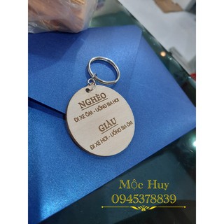 Móc khóa gỗ hình tròn khắc tên, hình ảnh, thông điệp quà tặng theo yêu cầu