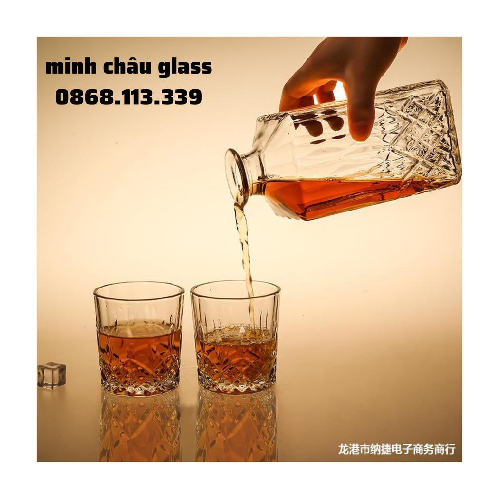 Chai thủy tinh đựng rượu cao cấp 1000ml sang trọng vỏ bình ngâm rượu mẫu trụ vuông in họa tiết nổi sang trọng mẫu số 2