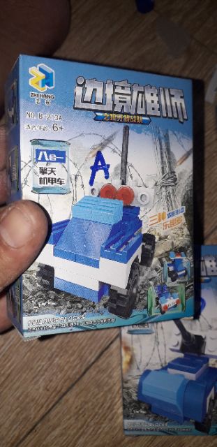 Lắp ráp 1 hộp LegoXe tàu các loại có nhiều chi tiết bằng nhựa ABS B213