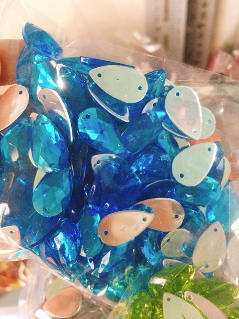 Đá kết giọt size 11x18mm giá rẻ gói 50gr