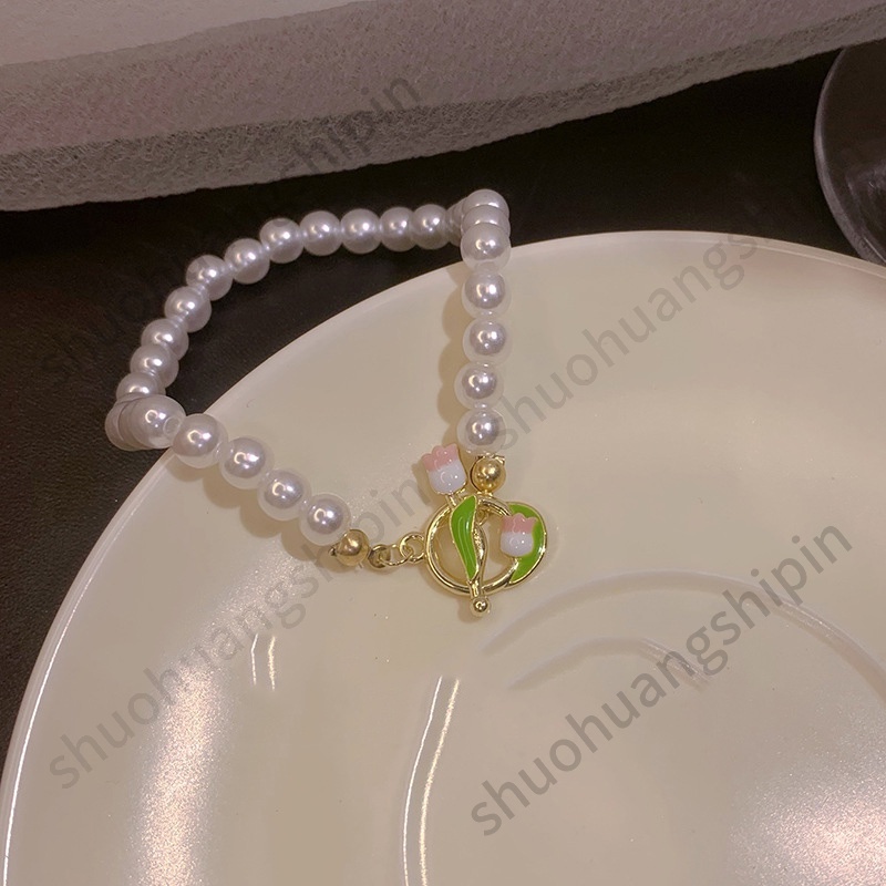 Vòng Tay Đính Ngọc Trai Họa Tiết Hoa Tulip Phong Cách Thời Trang Pháp Cổ Điển