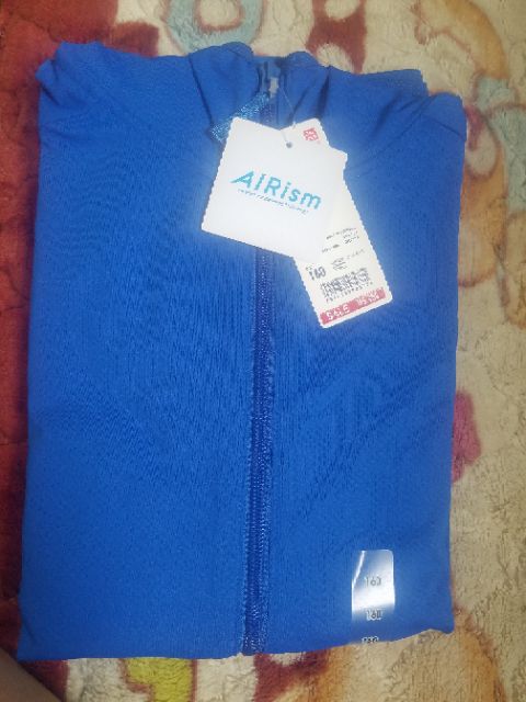 Áo chống nắng Uniqlo chất thun lạnh làm mát AIRism size 160 có bill