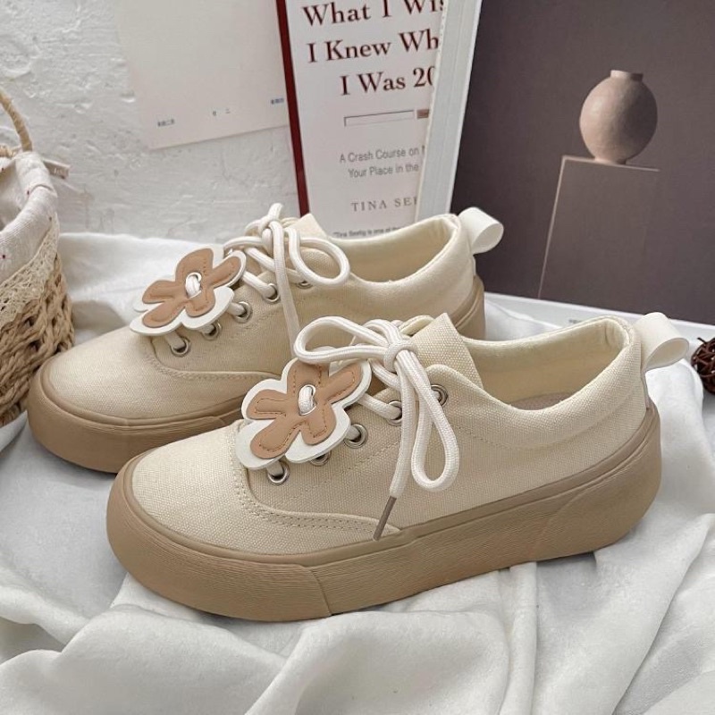 Giày thể thao nữ ulzzang kèm hoạ tiết hoa siêu dễ thương cute