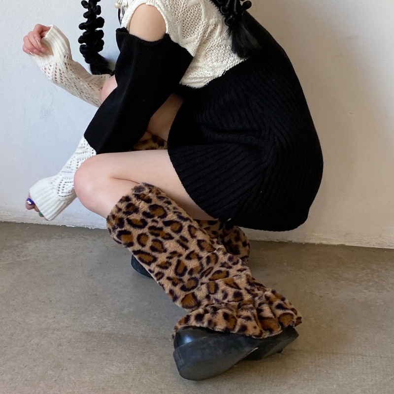 Tất bắp chân bằng vải nhung họa tiết vân da báo dáng rộng phong cách punk gothic 10MK dành cho nữ