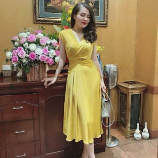 Váy thiết kế vàng cổ v siêu sang chảnh