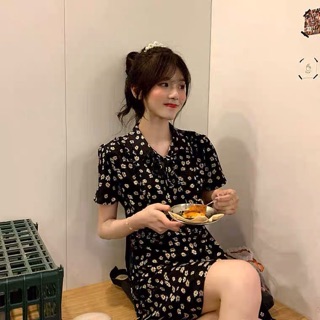 Váy đen hoa cúc nơ cổ HuynA