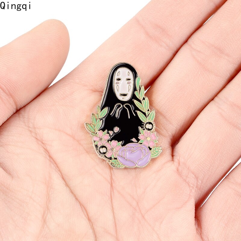 Ghim cài áo MISS ZOE hình nhân vật vô diện dễ thương