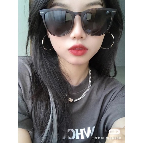 Kính mát gọng vuông phong cách hàn quốc thời trang