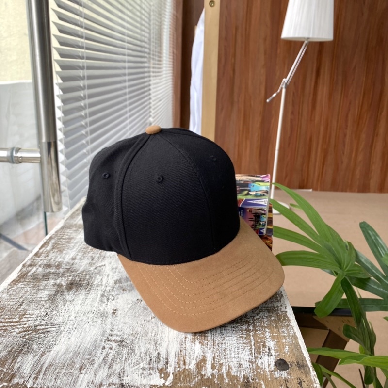 Nón kết Basic Đen Vàng