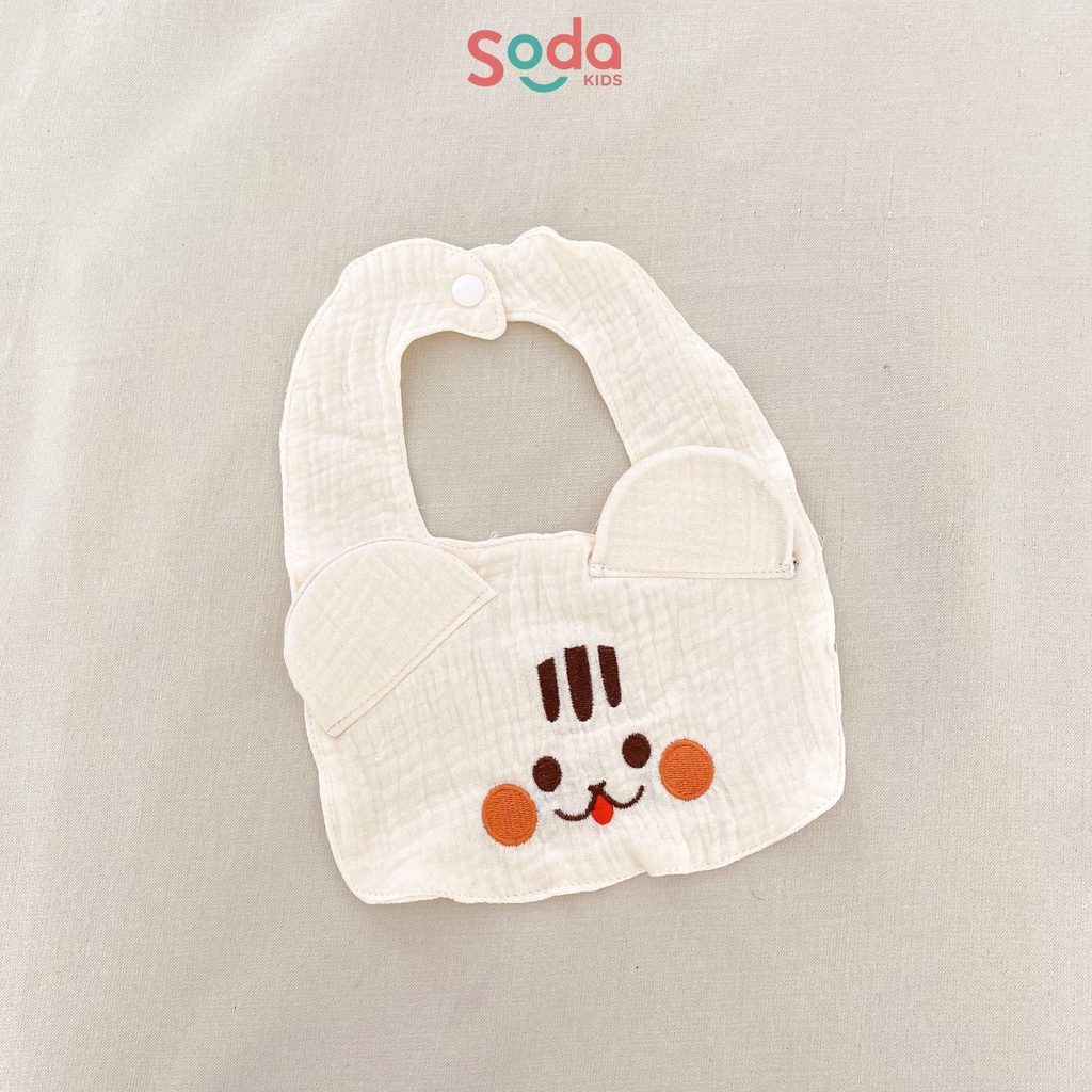 Yếm cổ cho bé chất liệu muslin, thêu hình động vật dễ thương, có cúc bấm