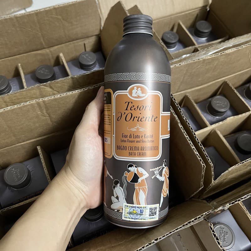 Sữa tắm Hoa Sen 500ml Ý
