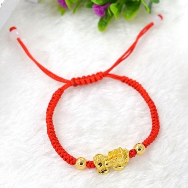 Vòng tay tỳ hươu dây đỏ (loại dây to)