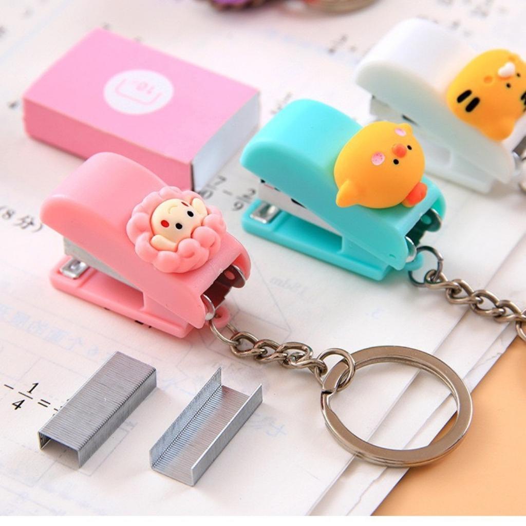 Đồ bấm ( dập ghim) móc khóa đính charm dễ thương , tiện lợi