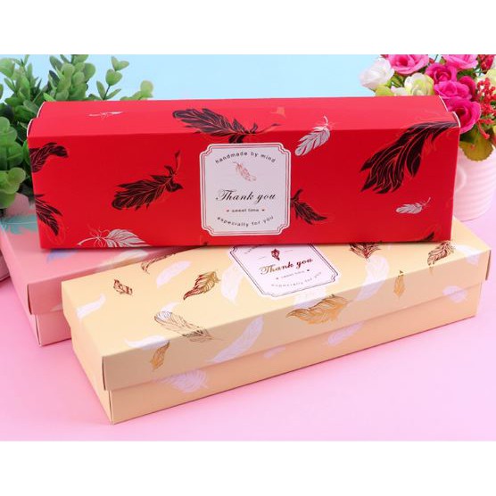Set hộp và túi đựng bánh dứa lông vũ