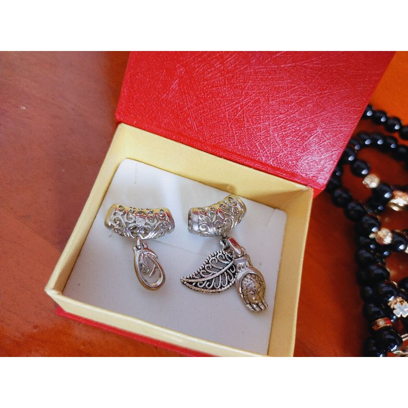 Charm Ống Luồn Hoa Văn Móc Treo Bạc Thái