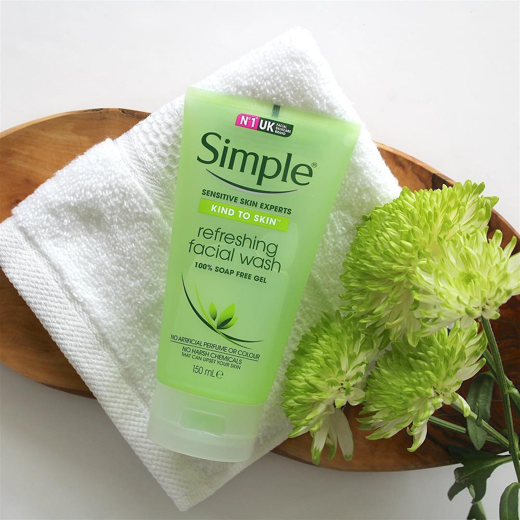 Sữa rửa mặt dưỡng ẩm dịu nhẹ Simple kind to skin refreshing facial wash gel 150ml Auth Hàn Quốc