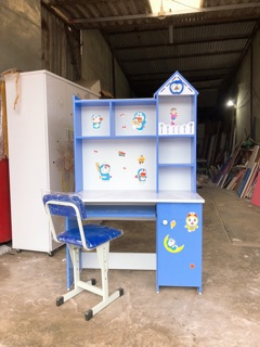 Bàn học nhựa cho bé