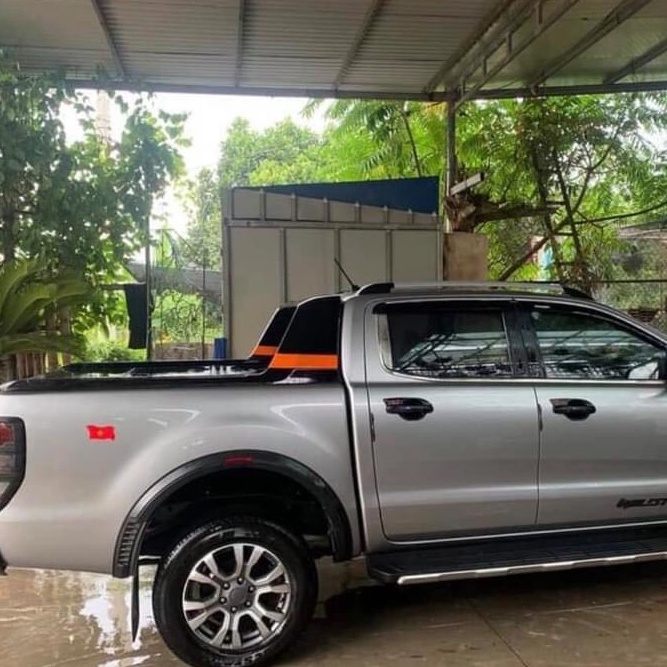 Cua Lốp Ford Ranger 2017-2021 Có Đèn Phản Quang Bản Nhỏ Cho Xe Chưa Độ Lazang