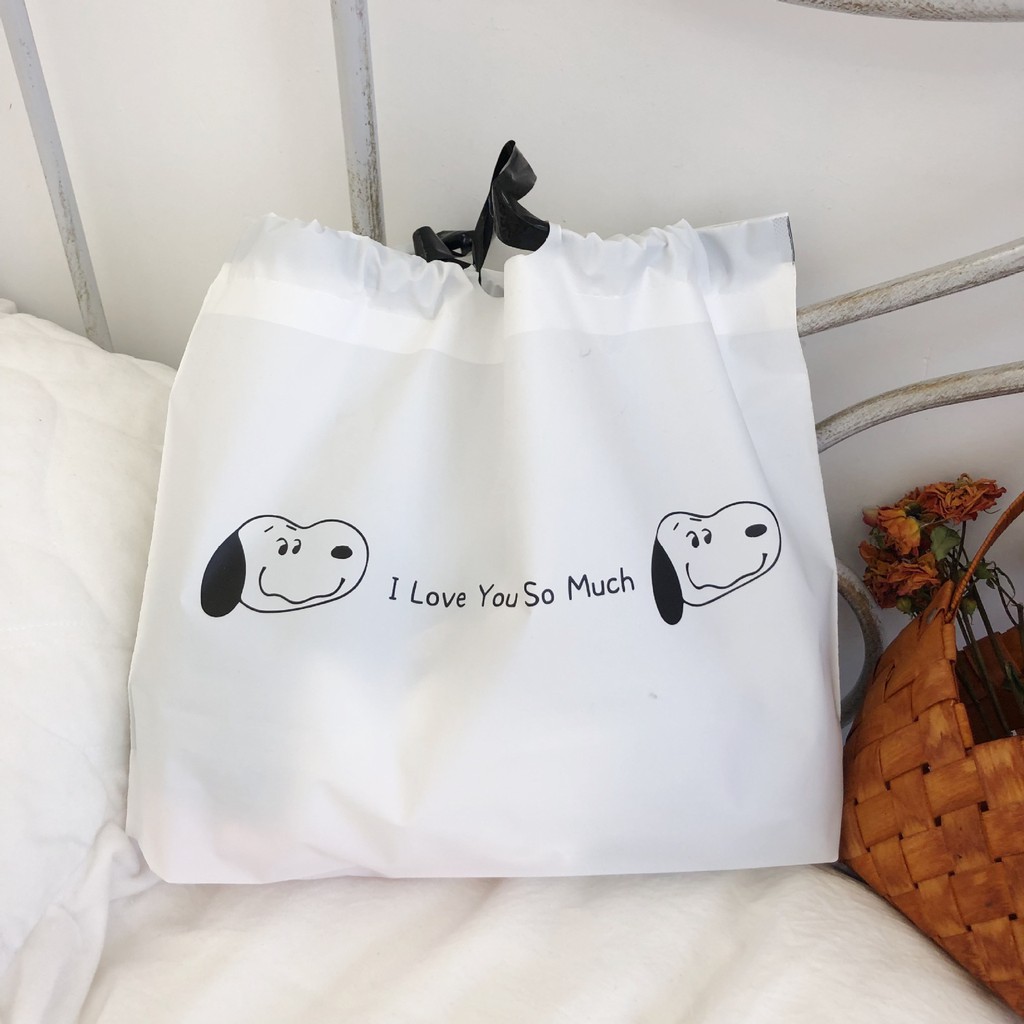 Bộ 2 túi nhựa gói đồ/đựng quần áo sức chứa lớn màu trắng in hình vẽ chú chó Snoopy dễ thương kiểu Hàn Quốc