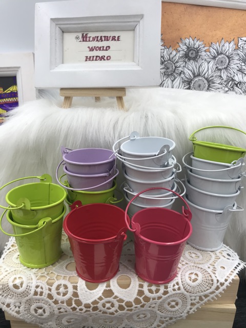 Xô thiếc mini trang trí nhà búp bê. Decor bàn làm việc. Đạo cụ chụp hình.