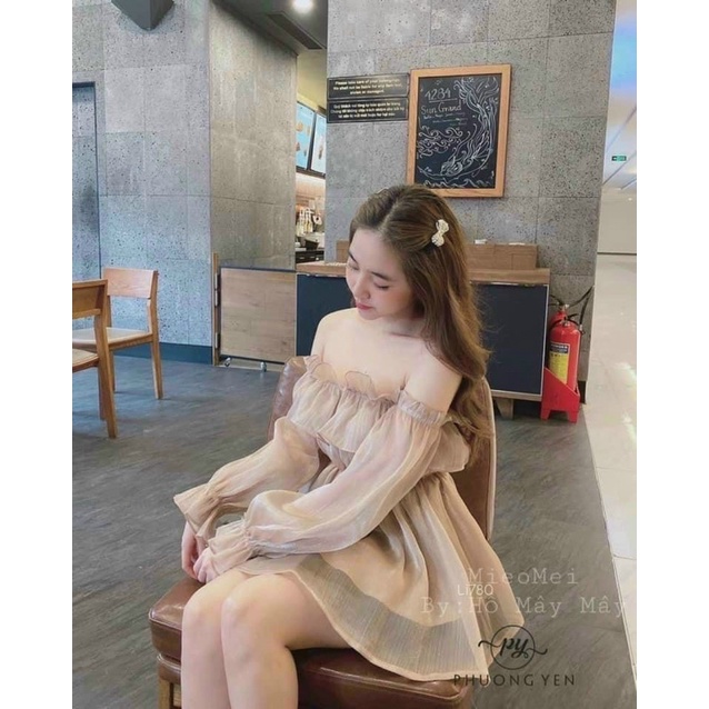 Đầm trễ vai tay phồng công chúa tơ nhũ