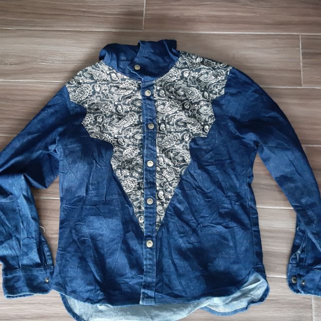 Quần áo nữ. Com bo áo